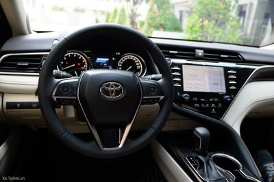 Tinhte-Toyota-Camry-2.5Q-2019-43.jpg