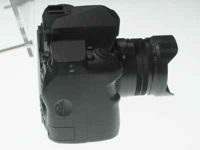 Pentax-full-frame-K-mount-DSLR-camera-4.jpg