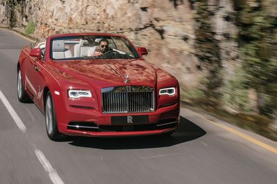 2016-Rolls-Royce-Dawn-front-three-quarter-in-motion-16.jpg
