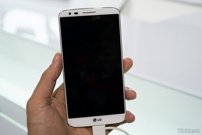 LG G2 là một trong những smartphone ra mắt gần đây nhất và được đánh giá cao bởi tính năng vượt trội của nó. Với thiết kế tinh tế và hiệu năng mạnh mẽ, sản phẩm này thực sự xứng đáng để bạn quan tâm. Hãy nhấp chuột vào hình ảnh liên quan để khám phá thêm về LG G2 và cảm nhận độc đáo của nó.