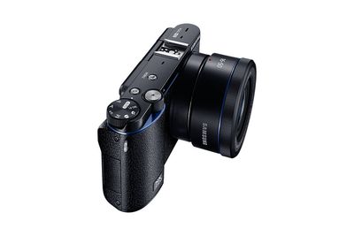Samsung-NX3300-mirrorless-camera-5.jpg