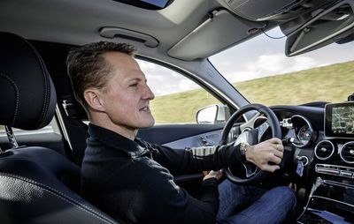 michael-schumacher-tests-new-assistance-systems-on-the-2015-mercedes-benz-c-class_100449226_l.jpg