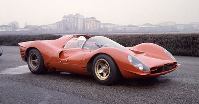 5dcacdca2cdb32285a762097-ferrari-330-p4-1967-intro-share.jpeg