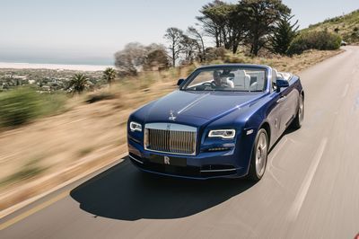 2016-Rolls-Royce-Dawn-front-three-quarter-in-motion-17.jpg