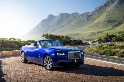 2016-Rolls-Royce-Dawn-front-three-quarter-04.jpg