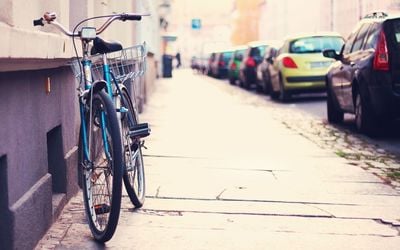 16571-bike-in-the-city-street-1280x800-photography-wallpaper.jpg