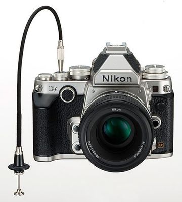 tinhte_Nikon-Df-silver-front.jpg
