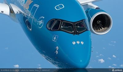 Airbus_A350XWB_VNA_04.jpg