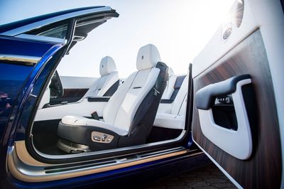 2016-Rolls-Royce-Dawn-front-seats.jpg