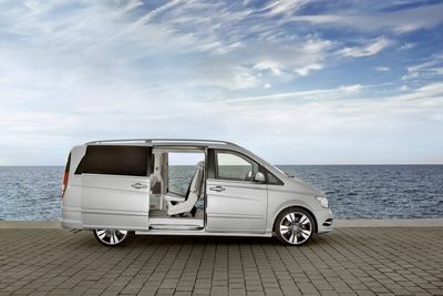 mercedes-viano-vision-pearl-study-23.jpg