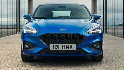 2019-Ford-Focus-ST-Line-blue-front.jpg