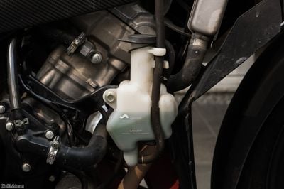 CSKN] Vệ sinh két nước và thay nước làm mát cho xe máy | Viết bởi Tuannph