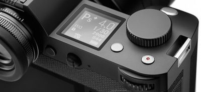 Leica-SL-Typ-601-mirrorless-full-frame-camera-top-LCD-screen-550x253.jpg