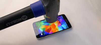 Samsung_Galaxy_S5_Hammer_Smash_Test___Battery_Explosion_-_YouTube.png