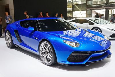 1200px-Lamborghini_Asterion_-_Mondial_de_l'Automobile_de_Paris_2014_-_001.jpg