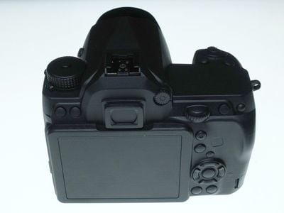 Pentax-full-frame-K-mount-DSLR-camera-3.jpg