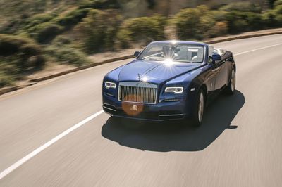 2016-Rolls-Royce-Dawn-front-three-quarter-in-motion-07.jpg