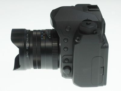 Pentax-full-frame-K-mount-DSLR-camera-7.jpg