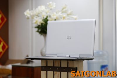 HP-EliteBook Revolve-810-G3 (4).jpg